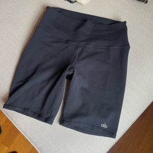 Alo yoga biker shorts